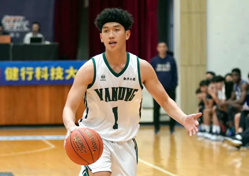 萬能科大李家俊11分。