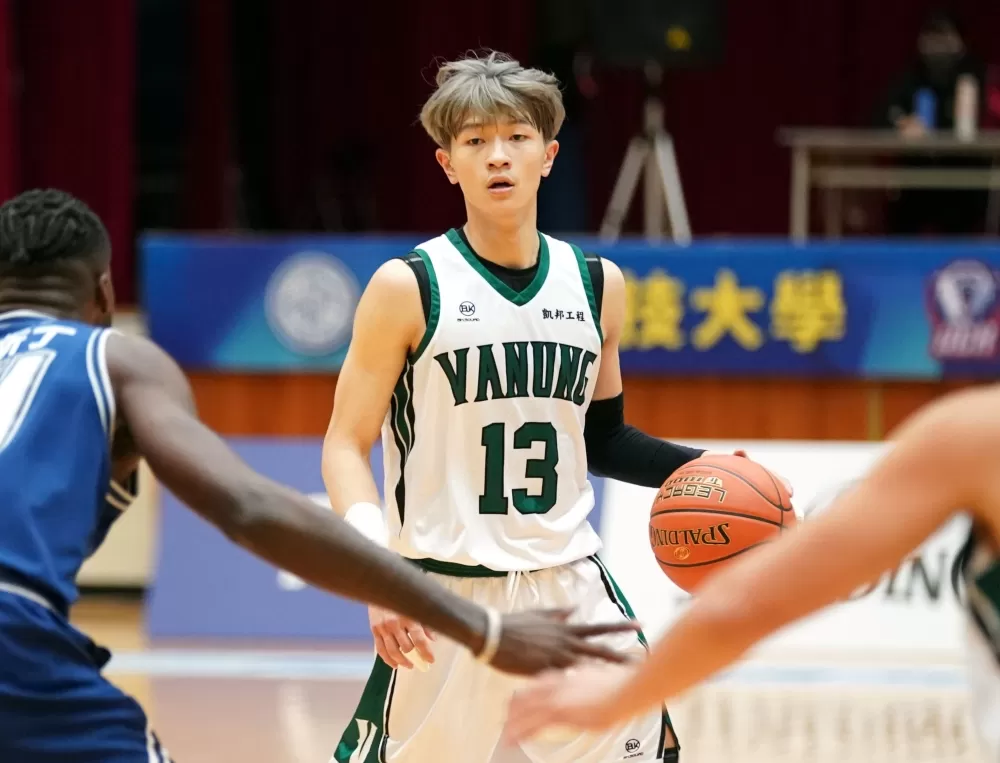 萬能科大高偉綸5記外線攻下23分。