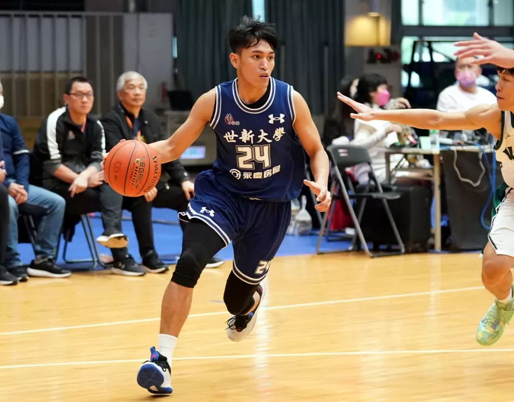 世新大學簡賀宇本場達成UBA生涯100抄截。