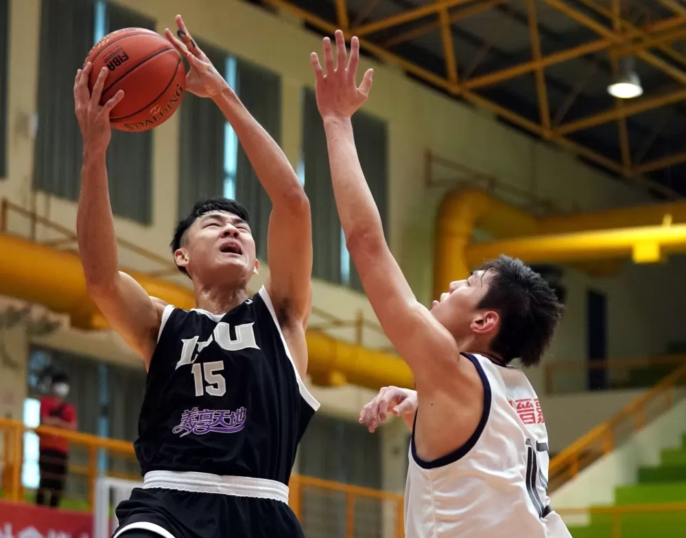 義守大學王正文20分7籃板。