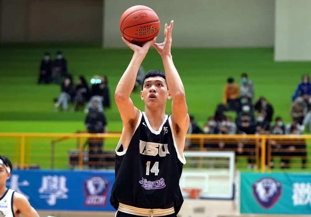 義守大學曾銘偉14分。