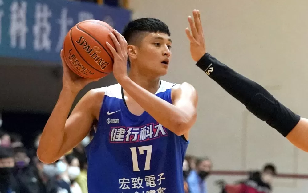 健行科大蔡宸鋼16分8籃板。