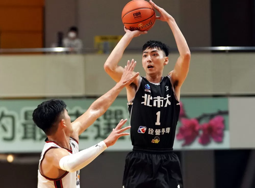 北市大學李承恩17分。