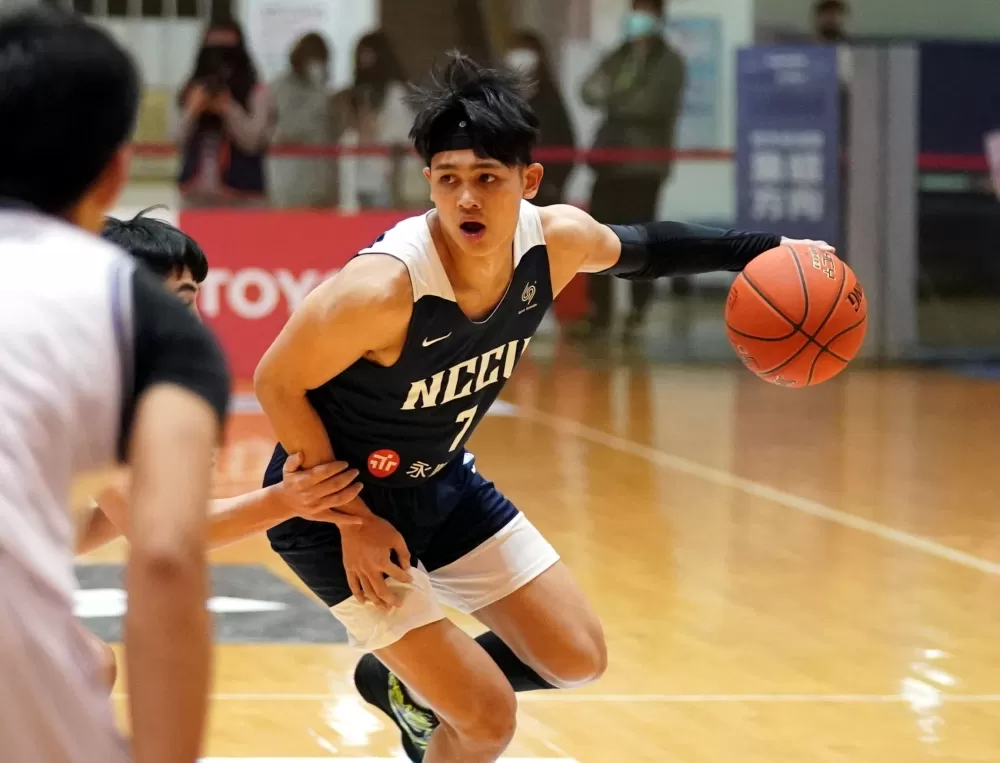 政治大學游艾喆11分6助攻5抄截。