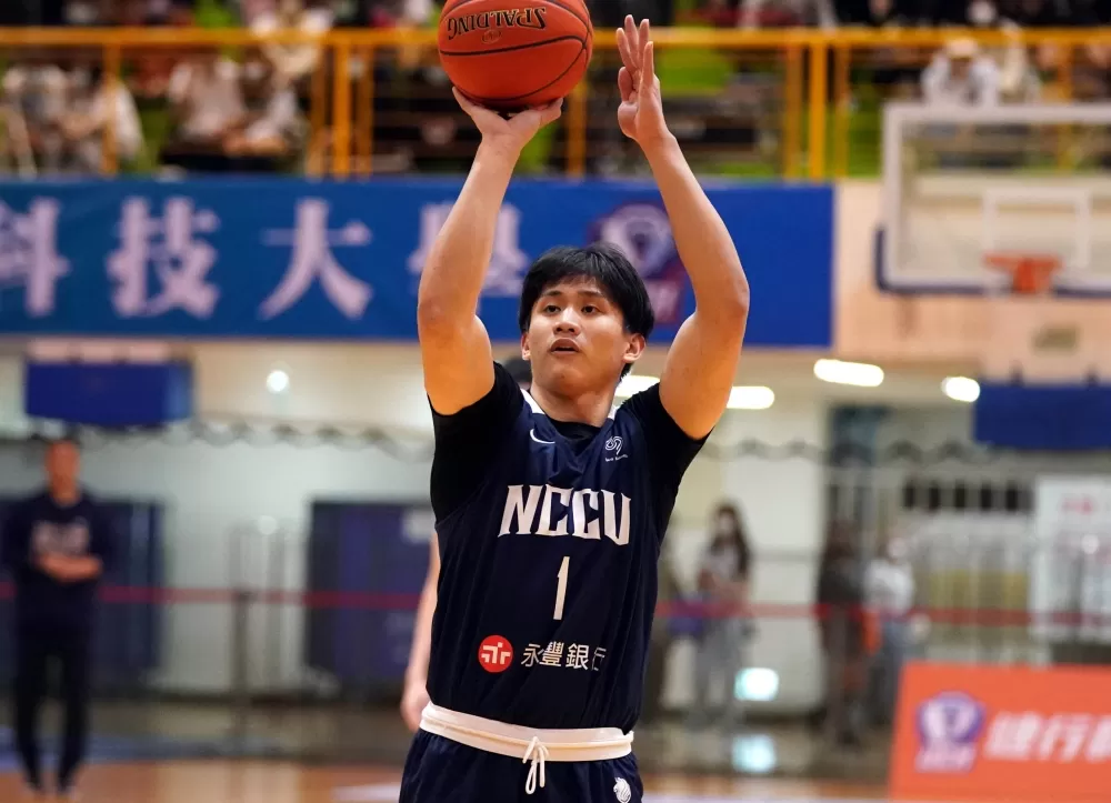 政治大學林彥廷拿下14分。