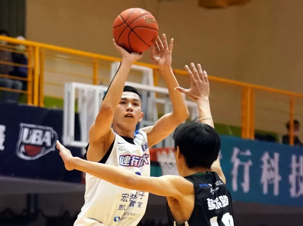 健行科大黃信翔12分。