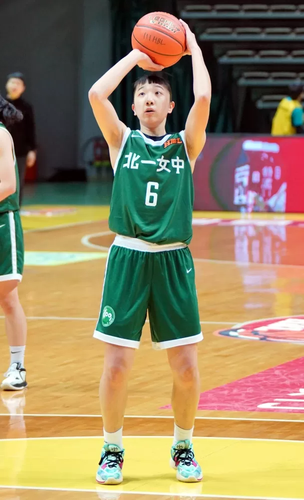北一女王詩涵12分、6籃板、3助攻、7抄截。