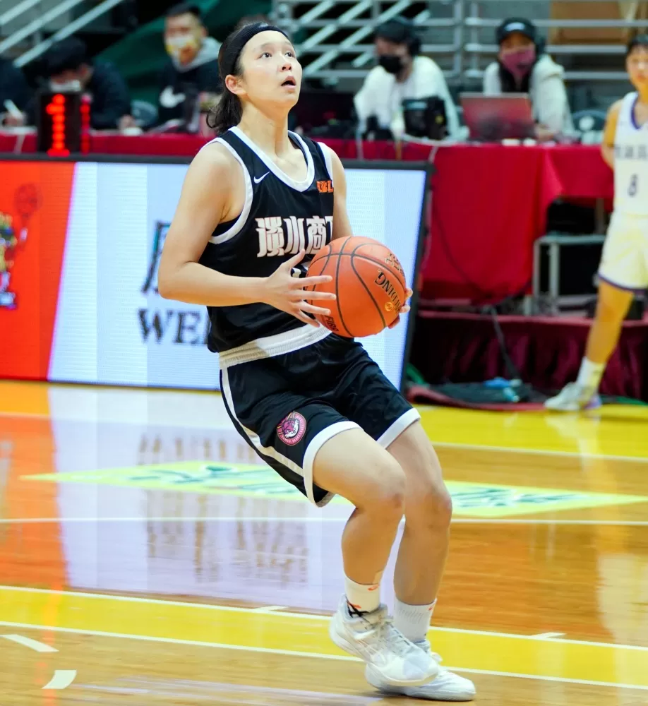 淡商高二前鋒蘇天心三分球5投中2攻下HBL兩年來新高20分、5助攻。