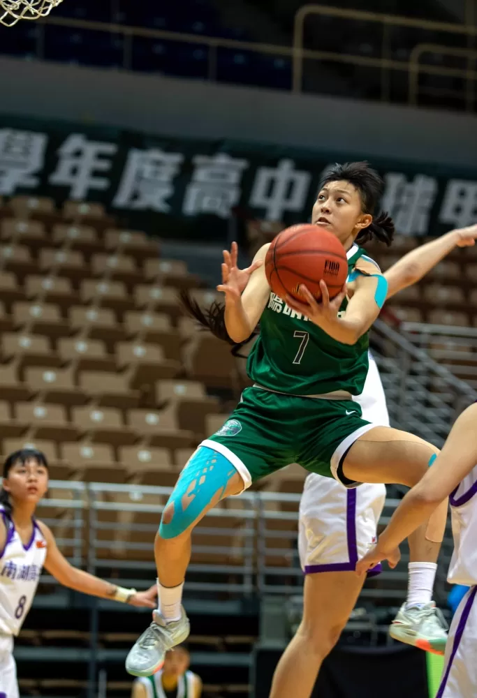 「大三元」後傷膝陽明張聿嵐生日雖贏球無魔咒但自喻多災難。