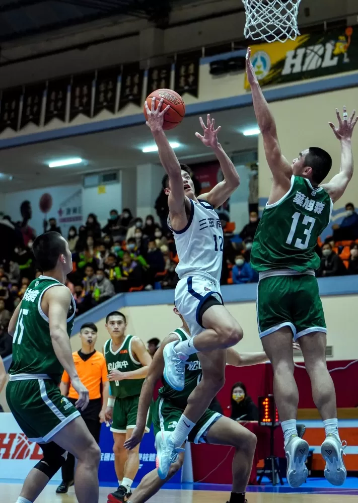 三重陳皇宇16分。