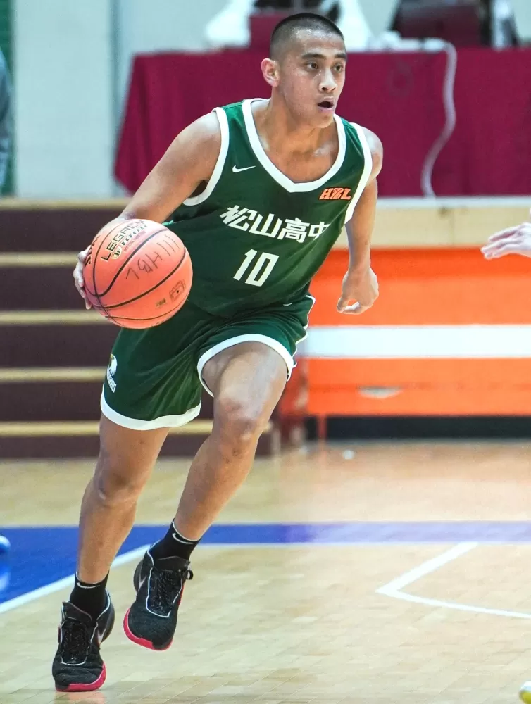 松山林現惟23分、7籃板、5抄截。