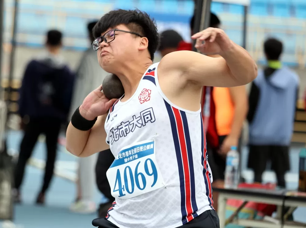 大同高中國中部陳韋帆15.95也破大會。林嘉欣／攝影。