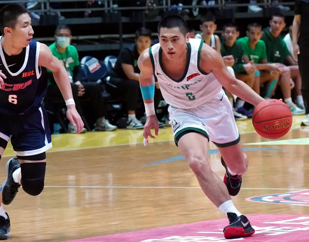 松山高三「特務」柯舜凱終場前13.6秒三分彈準絕殺能仁5連勝10度四強。