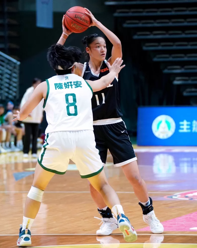 淡商超級中鋒蕭豫玟，29分、27籃板，開季連11場「雙十」，含3 度「雙20」及2度「30、20」。