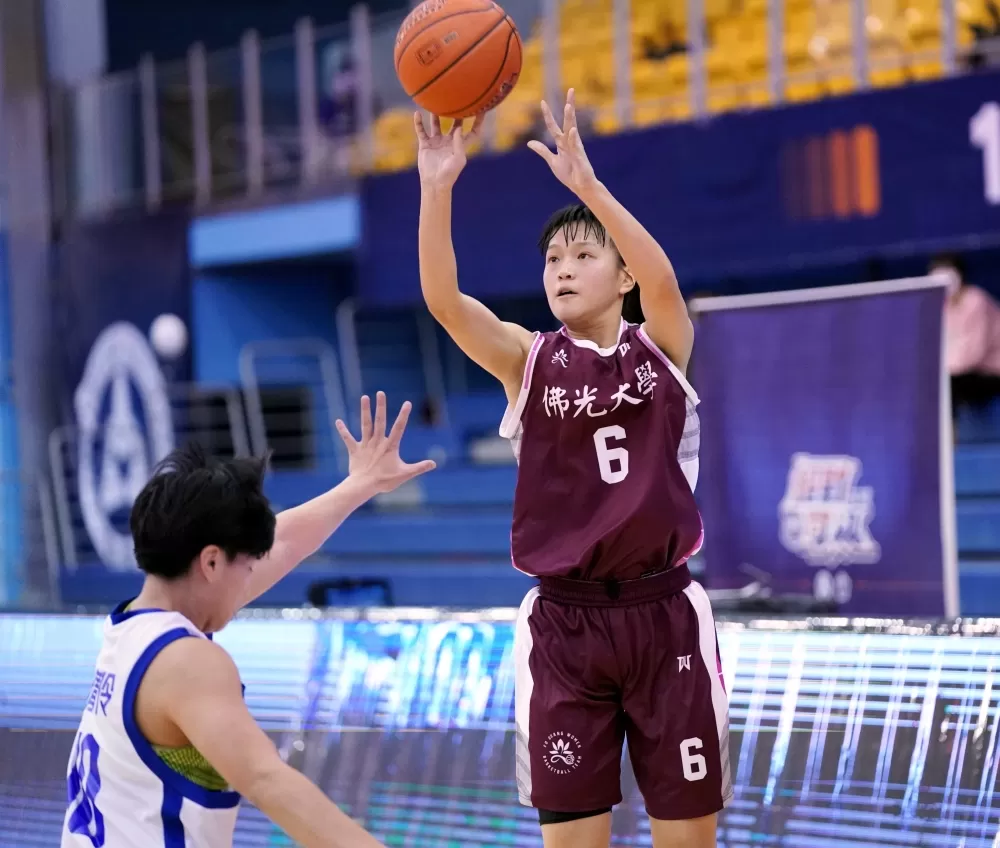 佛光大學連文玲16分含4記外線。