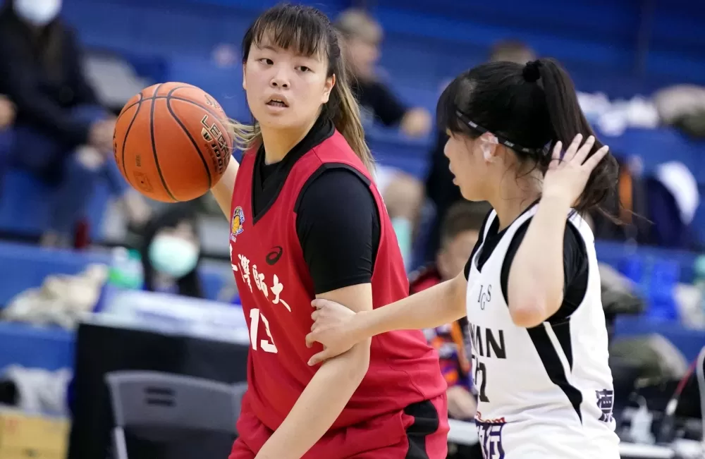 臺灣師大陳昱潔4分7籃板4助攻。