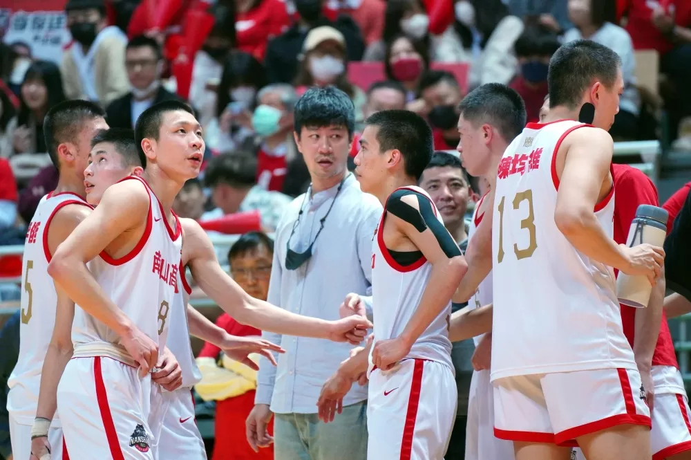 南山連10季29度晉4 。