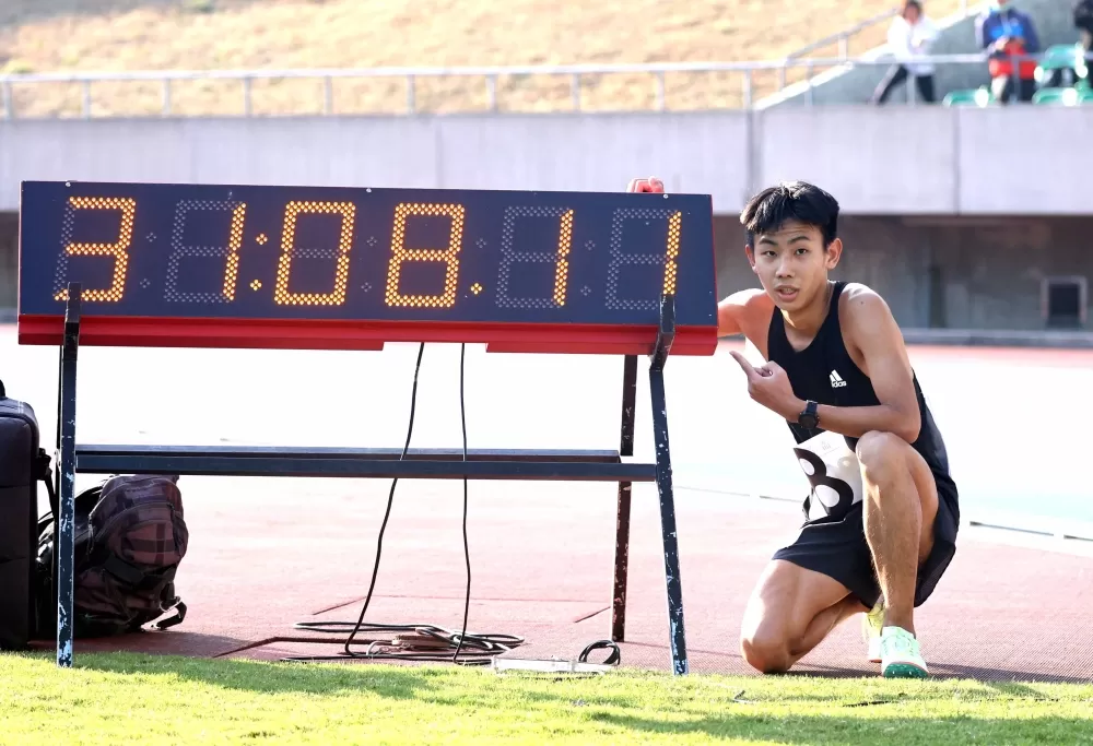 黃柏憲進步近兩分半破大會,飆出3年來國內最快的一萬公尺成績。林嘉欣/攝影。