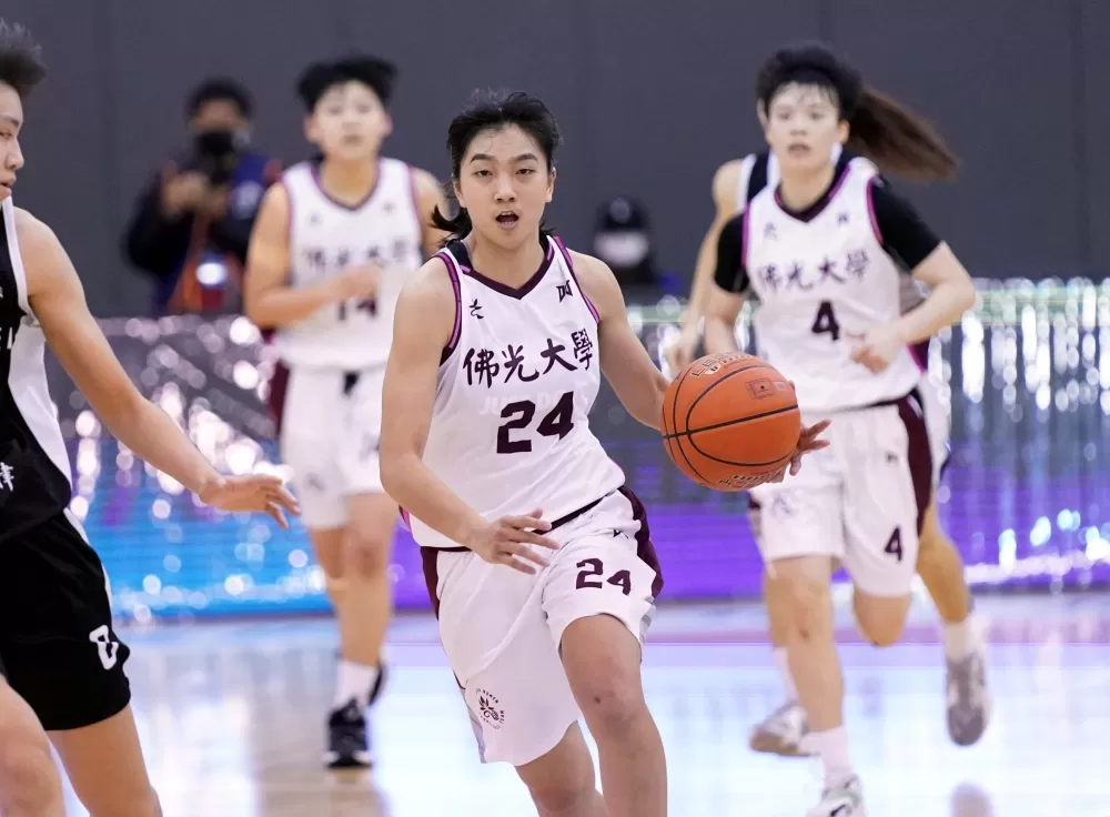 佛光大學陳郁婷。