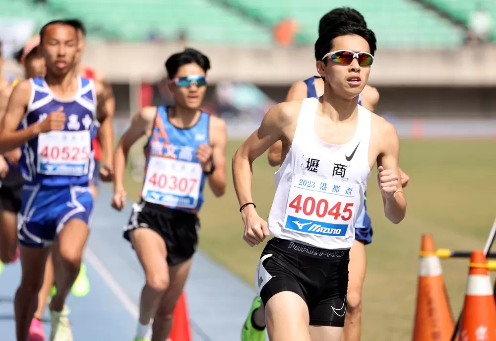 陳柏翊(前)破懸18年紀錄。林嘉欣/攝影。