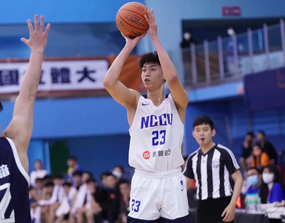 政治大學吳志鍇9分7籃板4助攻。