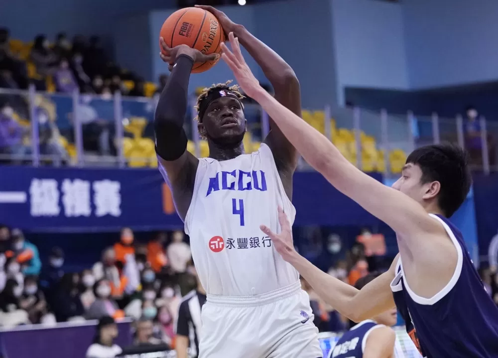 政治大學莫巴耶。