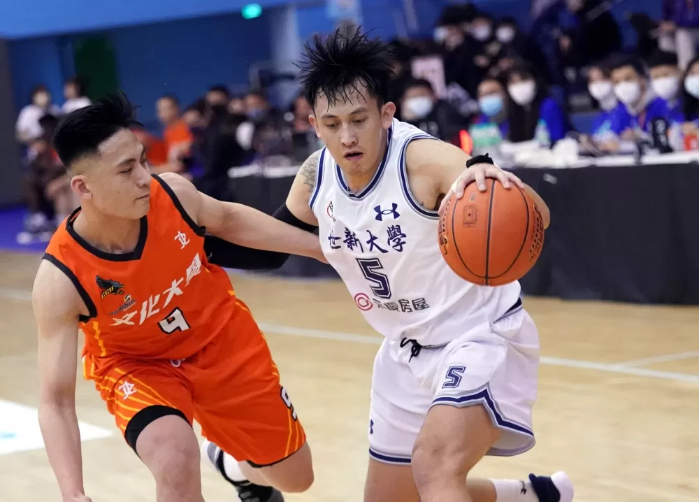 世新大學陳將双復出21分，關鍵跳投鎖定勝局。