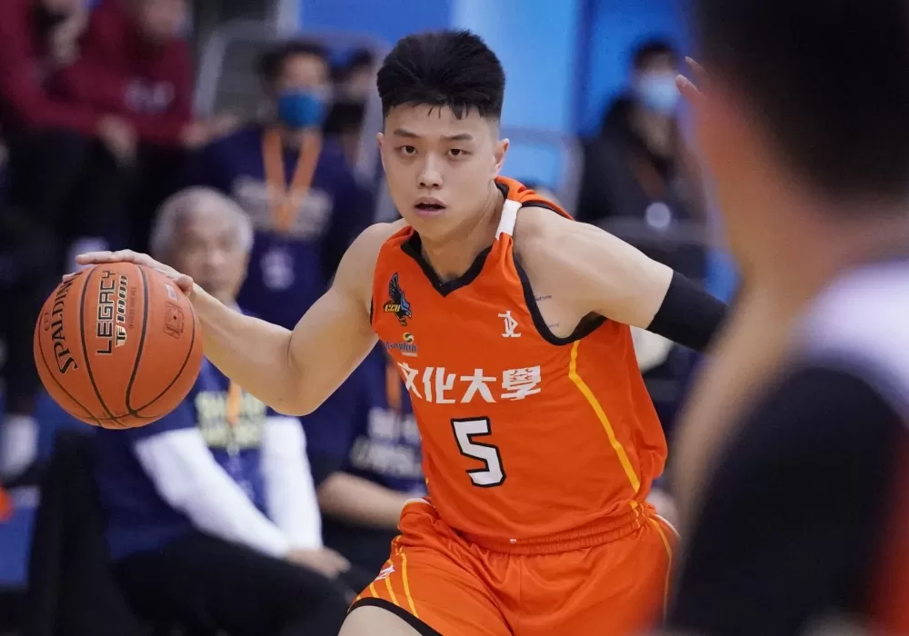 文化大學黃冠維10分。