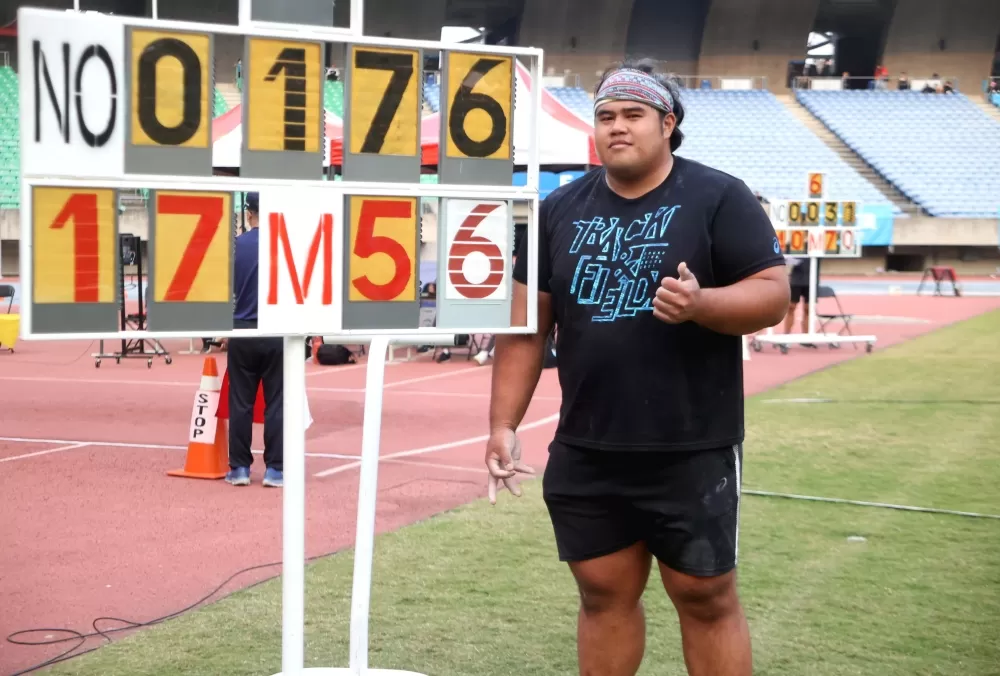 破大會的陽伯恩樂觀面對椎弓解離,教練張銘煌看好他將大爆發。林嘉欣/攝影。