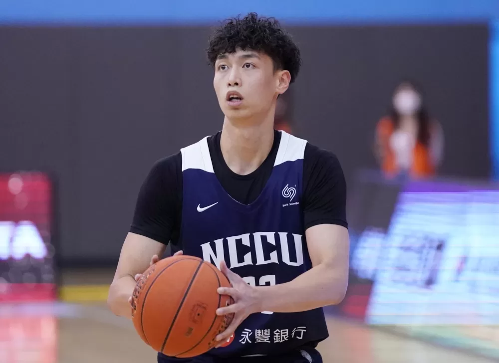 政治大學吳志鍇10分。