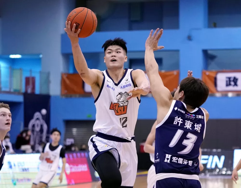 國立體大謝承諳17分12籃板。