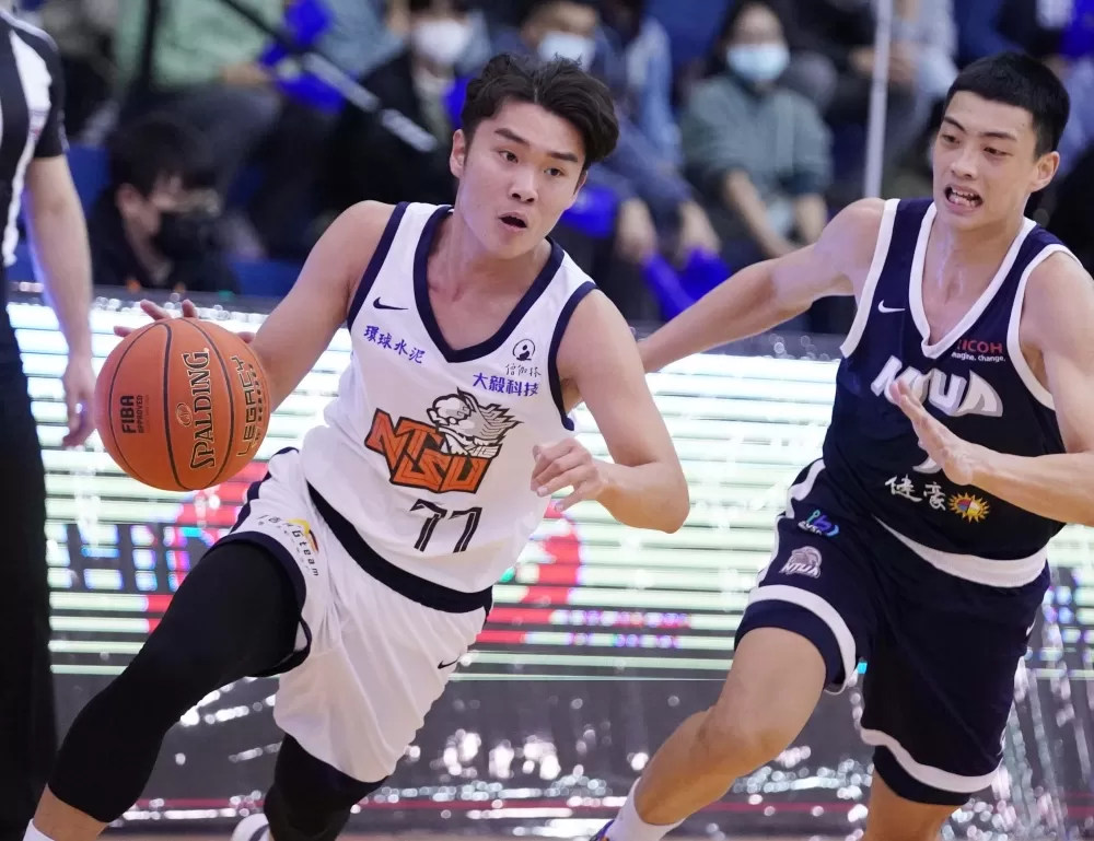 國立體大陳定雩12分。