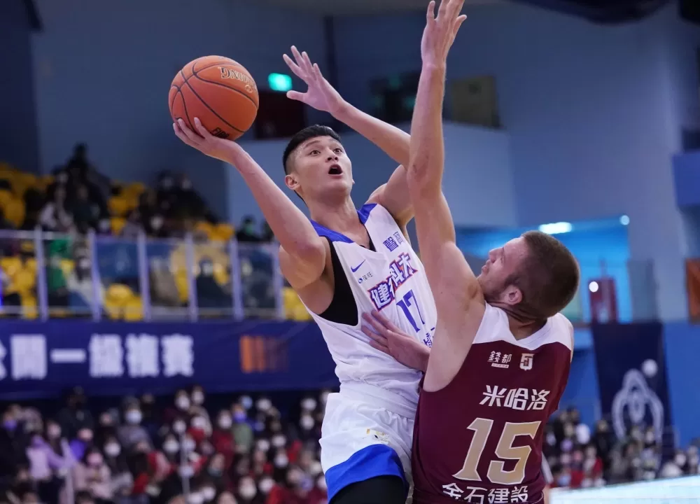 健行科大蔡宸綱10分6籃板4助攻3抄截。