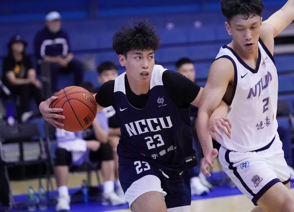 政治大學吳志鍇4分。