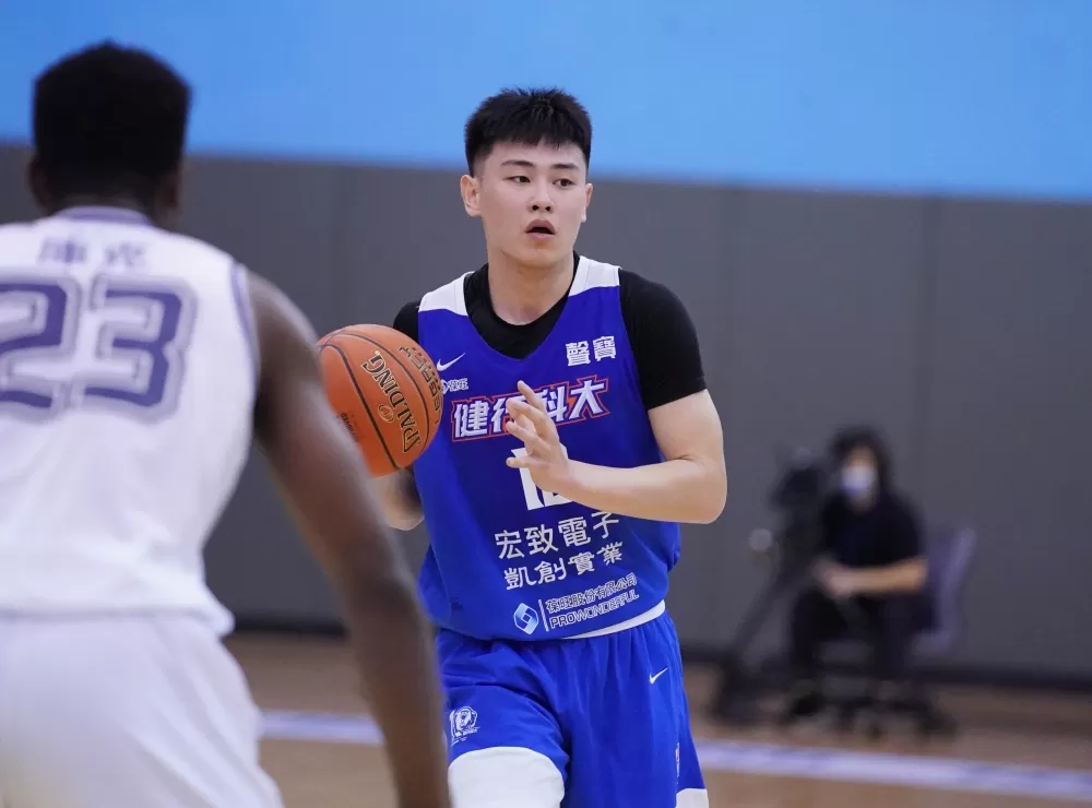 健行科大劉丞勳23分，含4外線9籃板。