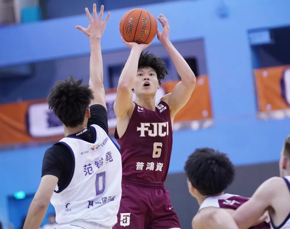 輔仁大學江均8分。