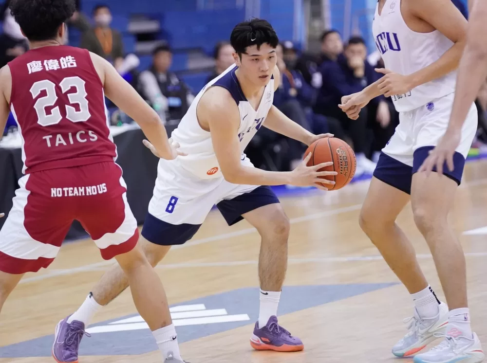 政治大學李允傑8分。