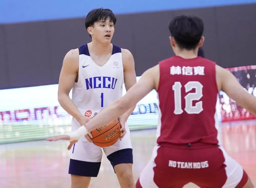 政治大學林彥廷10分12籃板。