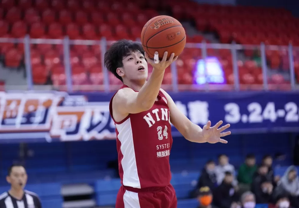 臺灣師大許敬恩19分6籃板。