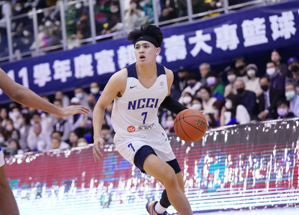 政治大學游艾16分8助攻。