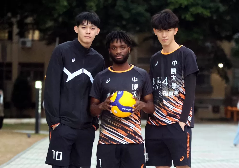 林錦龍(左起)、李尼希米和曾祥銘是中原大學得分之錀。林嘉欣/攝影。