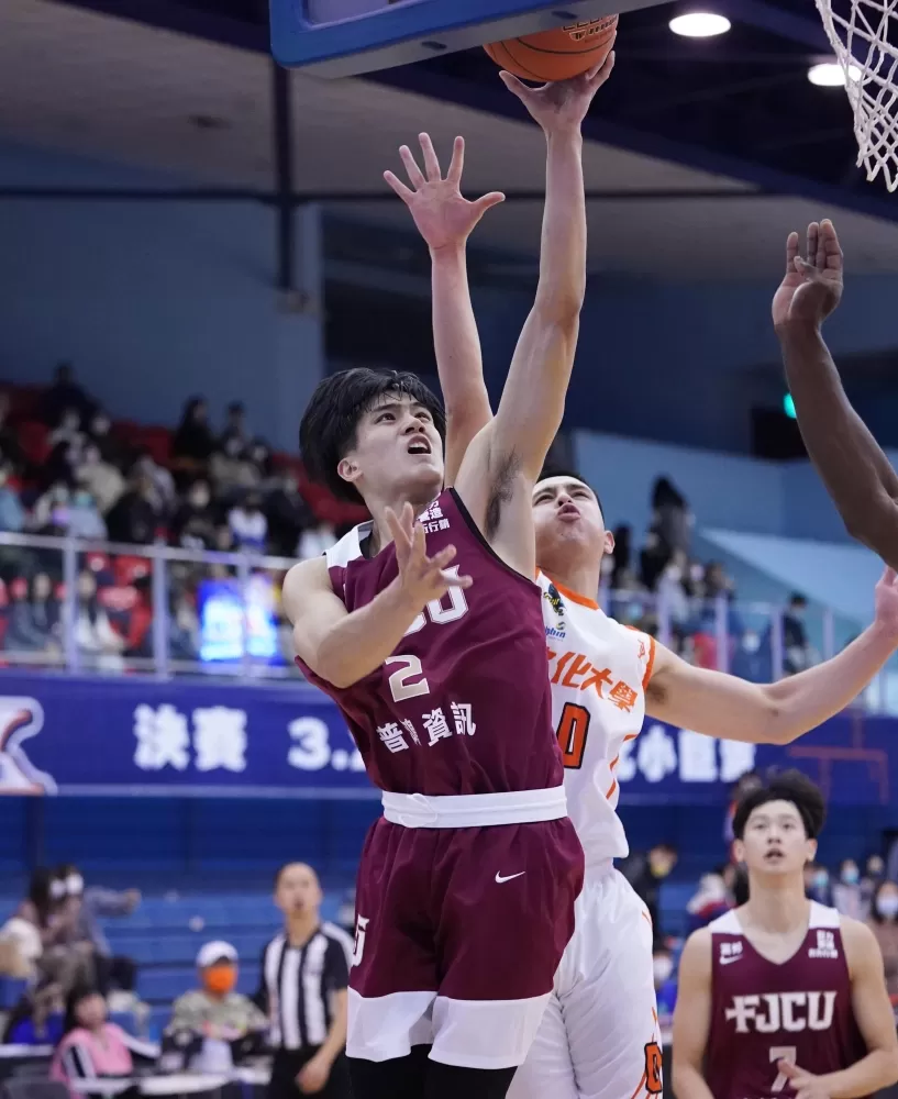 輔仁大學莊瑋杰9分。