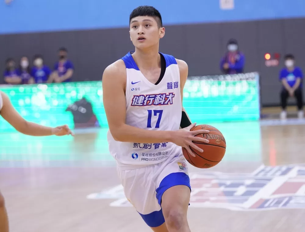 健行科大蔡宸綱27分8籃板。