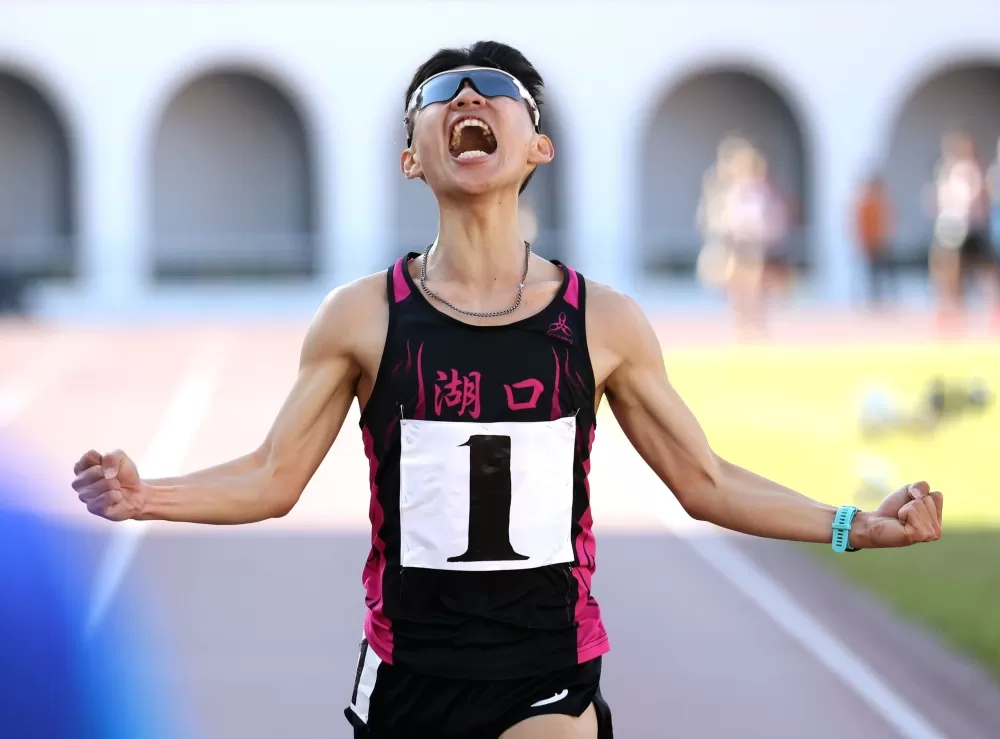 萬米最強高中生徐立紘越級公開男1萬公尺打怪奪金達亞青。林嘉欣／攝影。