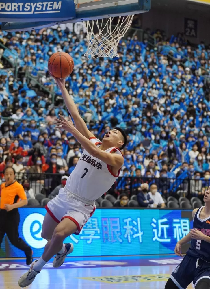 光復王威翔10分。