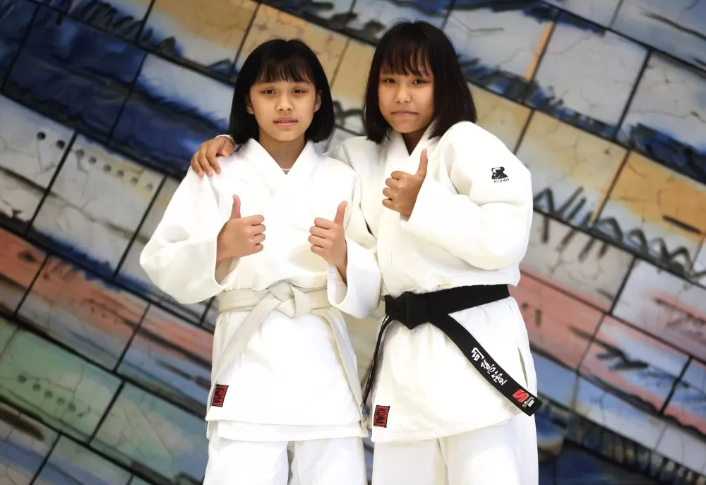 司佑萱／司慧萱銀包銅。112原民運籌備會提供。