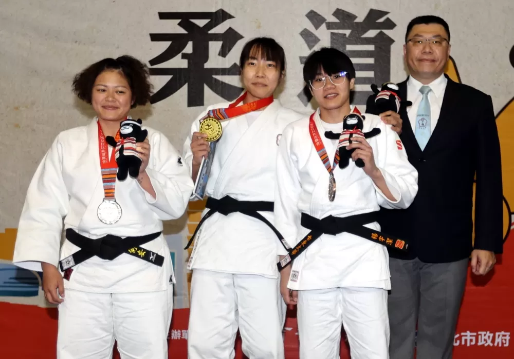 臺北市許王淑卉（左二）三連霸。林嘉欣／攝影。