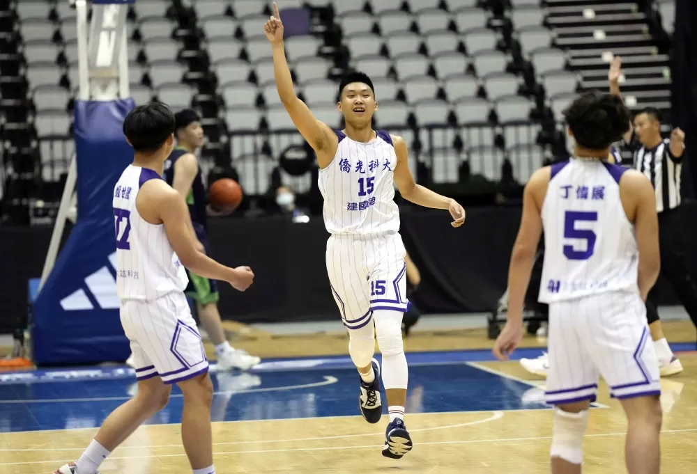 僑光科大賴政維31分。