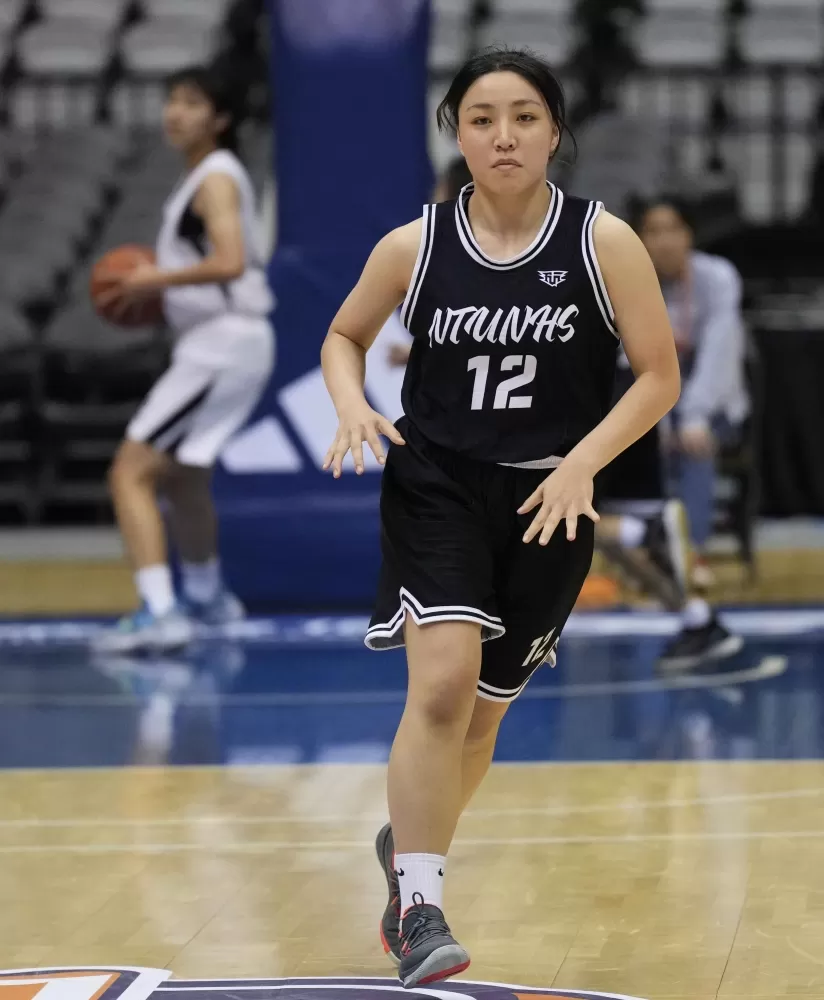 臺北護大謝偉平15分含4記外線。