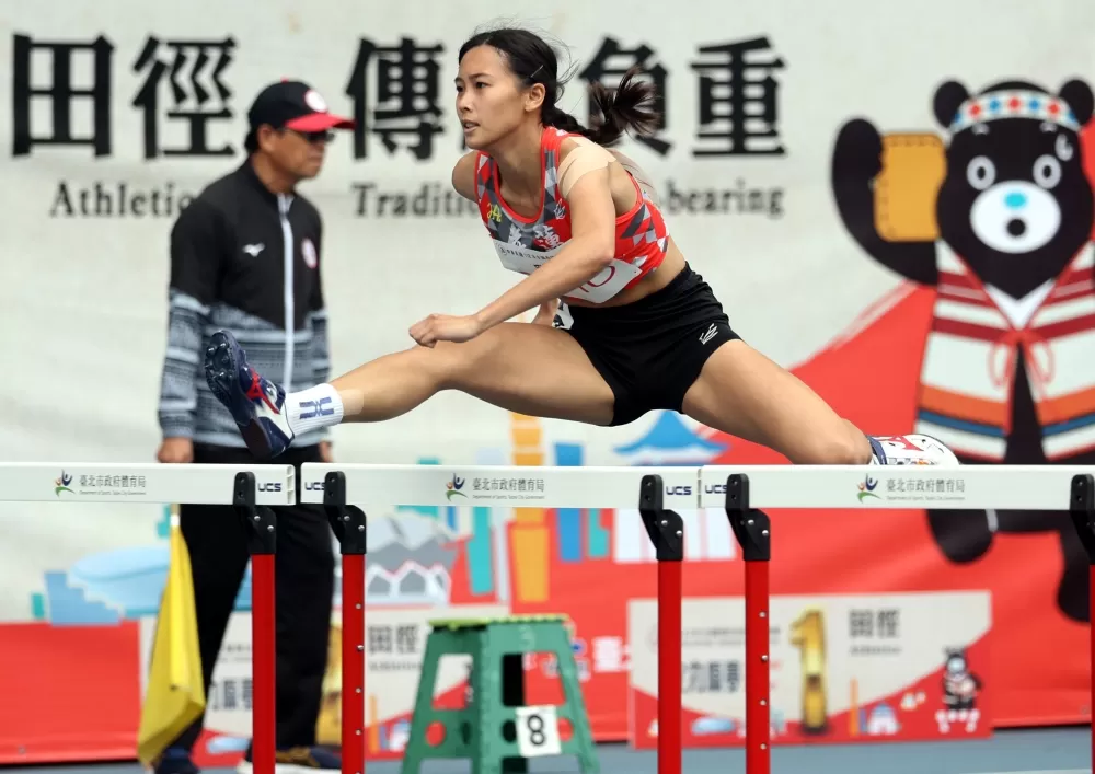 張博雅在百公尺跨欄13秒53達標亞運。林嘉欣／攝影。